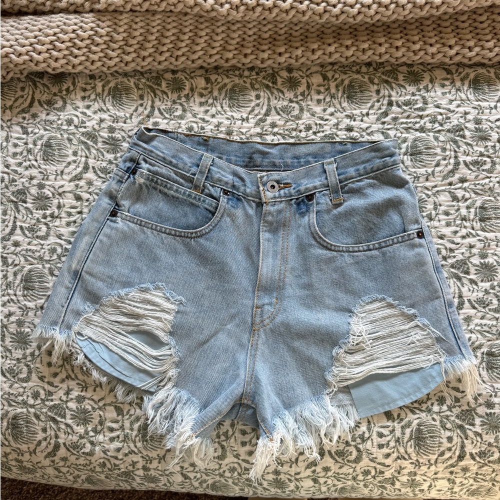 Women’s High Rise Denim Levi Shorts 569